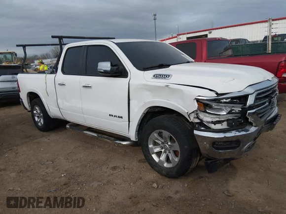 ✅ 2020 Ram 1500 Laramie • VIN: 1C6SRFDT5LN261628 • Lot: 44794043. Wystawiony na IAAI z przebiegiem 166 306 mil. Bezpłatny archiwum sprzedaży aukcyjnych z USA i szczegółowy raport historii pojazdu na DreamBid. Zdjęcie 1.