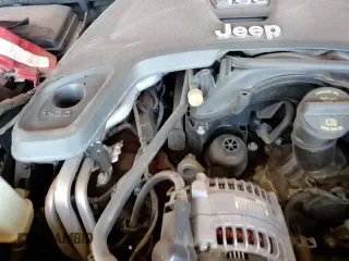 ✅ 2019 Jeep Wrangler Unlimited Sahara • VIN: 1C4HJXEG8KW571251 • Lot: 91494035. Wystawiony na Copart z przebiegiem 61 829 mil. Bezpłatny archiwum sprzedaży aukcyjnych z USA i szczegółowy raport historii pojazdu na DreamBid. Zdjęcie 13.