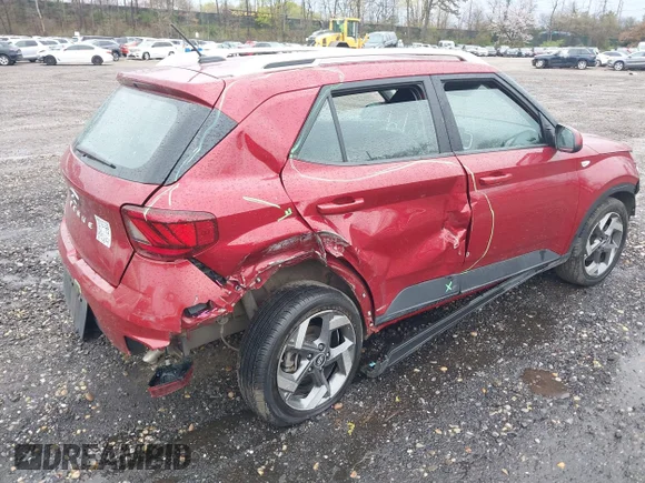 ✅ 2024 Hyundai Venue Limited • VIN: KMHRC8A31RU306566 • Lot: 44912528. Wystawiony na IAAI z przebiegiem 9 802 mil. Bezpłatny archiwum sprzedaży aukcyjnych z USA i szczegółowy raport historii pojazdu na DreamBid. Zdjęcie 4.