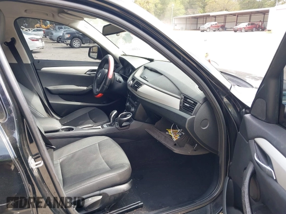 ✅ 2013 BMW X1 28i • VIN: WBAVM1C58DVW42933 • Lot: 43386612. Wystawiony na IAAI z przebiegiem 83 189 mil. Bezpłatny archiwum sprzedaży aukcyjnych z USA i szczegółowy raport historii pojazdu na DreamBid. Zdjęcie 5.