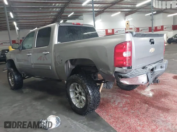 ✅ 2008 Chevrolet Silverado 1500 1LT • VIN: 3GCEC13J68G184245 • Lot: 44037257. Wystawiony na IAAI z przebiegiem 78 880 mil. Bezpłatny archiwum sprzedaży aukcyjnych z USA i szczegółowy raport historii pojazdu na DreamBid. Zdjęcie 3.