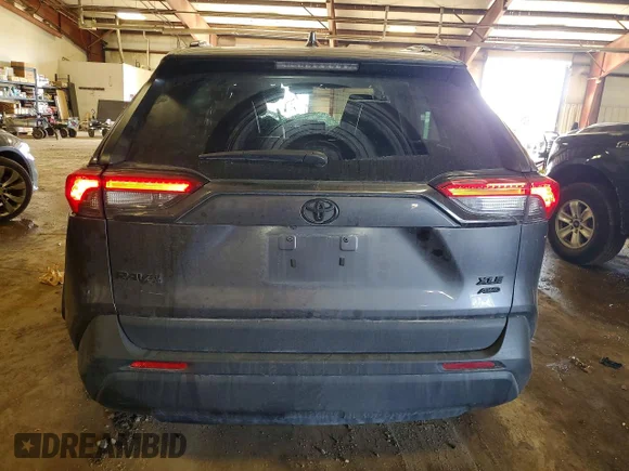 ✅ 2022 Toyota RAV4 XLE Premium • VIN: 2T3A1RFV9NC295130 • Lot: 50366586. Wystawiony na Copart z przebiegiem 71 787 mil. Bezpłatny archiwum sprzedaży aukcyjnych z USA i szczegółowy raport historii pojazdu na DreamBid. Zdjęcie 6.
