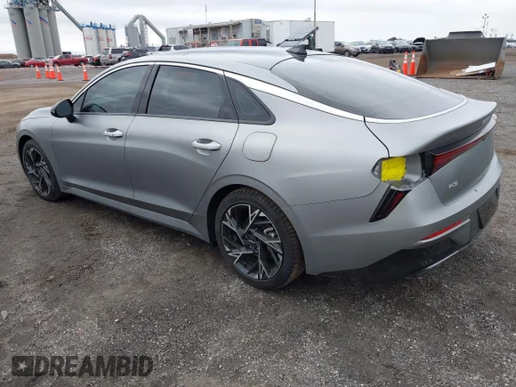 ✅ 2025 Kia K5 GT-Line • VIN: KNAG64J78S5373001 • Lot: 43432592. Wystawiony na IAAI z przebiegiem 1 942 mil. Bezpłatny archiwum sprzedaży aukcyjnych z USA i szczegółowy raport historii pojazdu na DreamBid. Zdjęcie 3.