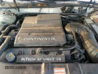 ✅ 1995 Lincoln Continental • VIN: 1LNLM97V3SY765162 • Lot: 35766848. Wystawiony na IAAI z przebiegiem 57 035 mil. Bezpłatny archiwum sprzedaży aukcyjnych z USA i szczegółowy raport historii pojazdu na DreamBid. Zdjęcie 12.