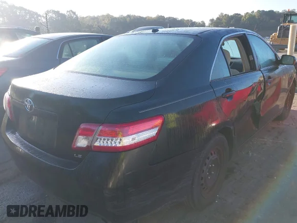 ✅ 2010 Toyota Camry LE • VIN: 4T1BF3EK3AU523599 • Lot: 43333920. Wystawiony na IAAI z przebiegiem 186 166 mil. Bezpłatny archiwum sprzedaży aukcyjnych z USA i szczegółowy raport historii pojazdu na DreamBid. Zdjęcie 4.