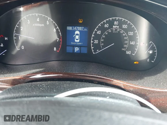 ✅ 2012 Hyundai Genesis 3.8L • VIN: KMHGC4DD9CU181540 • Lot: 45048582. Wystawiony na IAAI z przebiegiem 147 887 mil. Bezpłatny archiwum sprzedaży aukcyjnych z USA i szczegółowy raport historii pojazdu na DreamBid. Zdjęcie 7.