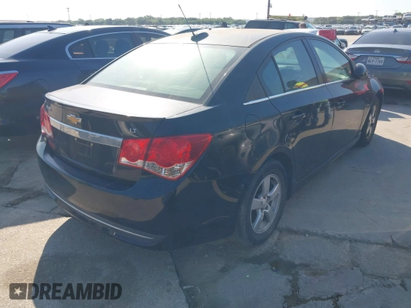 ✅ 2015 Chevrolet Cruze LT • VIN: 1G1PC5SB0F7101811 • Lot: 45103066. Wystawiony na IAAI z przebiegiem 137 312 mil. Bezpłatny archiwum sprzedaży aukcyjnych z USA i szczegółowy raport historii pojazdu na DreamBid. Zdjęcie 4.