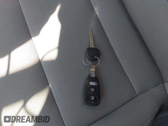 ✅ 2018 Hyundai Elantra SE • VIN: 5NPD74LF4JH296262 • Lot: 44496390. Wystawiony na IAAI z przebiegiem 77 201 mil. Bezpłatny archiwum sprzedaży aukcyjnych z USA i szczegółowy raport historii pojazdu na DreamBid. Zdjęcie 11.