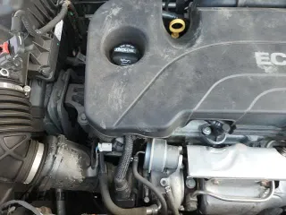 ✅ 2018 Chevrolet Equinox LT • VIN: 2GNAXSEV0J6212767 • Лот: 70211975. Опубликован ранее на Copart с пробегом 61 635 миль. Бесплатный доступ к архиву аукционных продаж из США и подробный отчёт об истории автомобиля на DreamBid. Изображение 16.