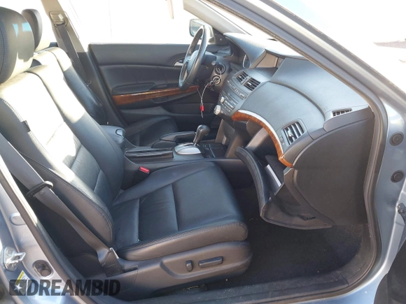 ✅ 2011 Honda Accord EX-L • VIN: 1HGCP2F81BA153132 • Lot: 44323996. Wystawiony na IAAI z przebiegiem 81 753 mil. Bezpłatny archiwum sprzedaży aukcyjnych z USA i szczegółowy raport historii pojazdu na DreamBid. Zdjęcie 5.