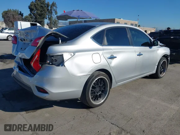 ✅ 2018 Nissan Sentra S • VIN: 3N1AB7AP7JY310448 • Lot: 44134058. Wystawiony na IAAI z przebiegiem 107 650 mil. Bezpłatny archiwum sprzedaży aukcyjnych z USA i szczegółowy raport historii pojazdu na DreamBid. Zdjęcie 4.