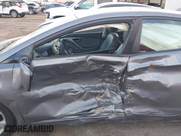 ✅ 2013 Hyundai Elantra Limited • VIN: 5NPDH4AE8DH330277 • Лот: 43959831. Опубліковано раніше на IAAI з пробігом 129 030 миль. Безкоштовний доступ до архіву аукціонних продажів зі США та докладний звіт про історію автомобіля на DreamBid. Зображення 6.
