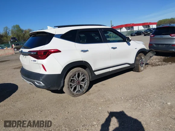 ✅ 2021 Kia Seltos SX • VIN: KNDETCA21M7084793 • Lot: 44797730. Wystawiony na IAAI z przebiegiem 61 986 mil. Bezpłatny archiwum sprzedaży aukcyjnych z USA i szczegółowy raport historii pojazdu na DreamBid. Zdjęcie 4.
