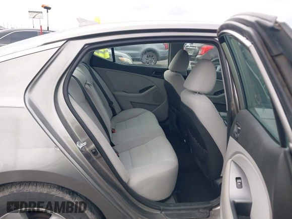 ✅ 2015 Kia Optima LX • VIN: 5XXGM4A75FG383401 • Lot: 43756260. Wystawiony na IAAI z przebiegiem 82 760 mil. Bezpłatny archiwum sprzedaży aukcyjnych z USA i szczegółowy raport historii pojazdu na DreamBid. Zdjęcie 8.