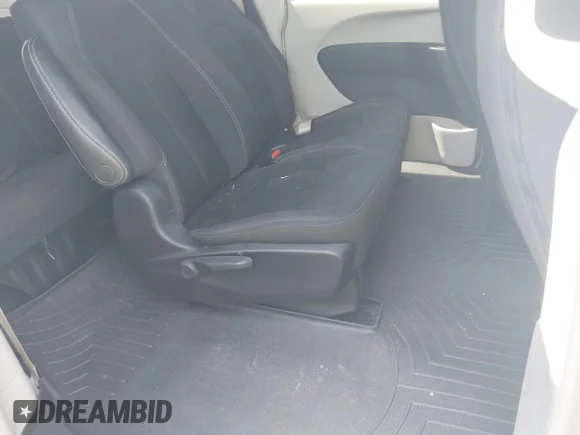 ✅ 2020 Chrysler Voyager L • VIN: 2C4RC1AG4LR102783 • Лот: 42133616. Опубліковано раніше на IAAI з пробігом 51 932 миль. Безкоштовний доступ до архіву аукціонних продажів зі США та докладний звіт про історію автомобіля на DreamBid. Зображення 8.