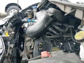 ✅ 2019 Ford Transit • VIN: 1FTYE1CM9KKA48967 • Lot: 41737039. Wystawiony na IAAI z przebiegiem 153 445 mil. Bezpłatny archiwum sprzedaży aukcyjnych z USA i szczegółowy raport historii pojazdu na DreamBid. Zdjęcie 19.