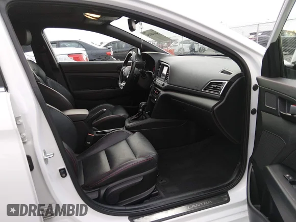 ✅ 2018 Hyundai Elantra Sport • VIN: KMHD04LB6JU521624 • Lot: 44140354. Wystawiony na IAAI z przebiegiem 39 363 mil. Bezpłatny archiwum sprzedaży aukcyjnych z USA i szczegółowy raport historii pojazdu na DreamBid. Zdjęcie 5.