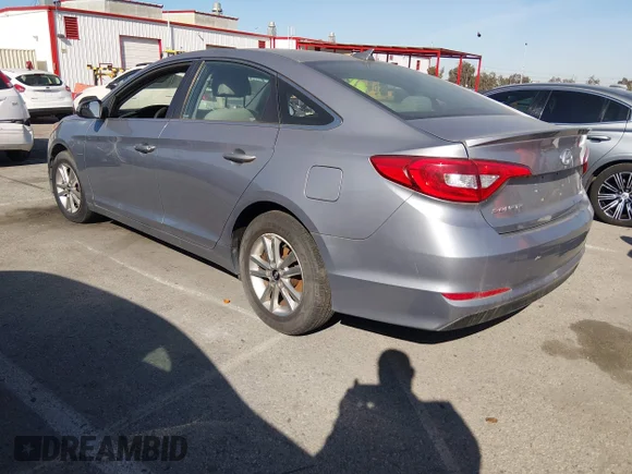 ✅ 2017 Hyundai Sonata SE • VIN: 5NPE24AF1HH582831 • Lot: 44269366. Wystawiony na IAAI z przebiegiem 101 563 mil. Bezpłatny archiwum sprzedaży aukcyjnych z USA i szczegółowy raport historii pojazdu na DreamBid. Zdjęcie 3.