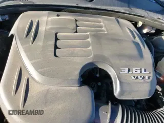 ✅ 2020 Chrysler 300 Touring L • VIN: 2C3CCAAG4LH242011 • Lot: 87403205. Wystawiony na Copart z przebiegiem 38 824 mil. Bezpłatny archiwum sprzedaży aukcyjnych z USA i szczegółowy raport historii pojazdu na DreamBid. Zdjęcie 15.