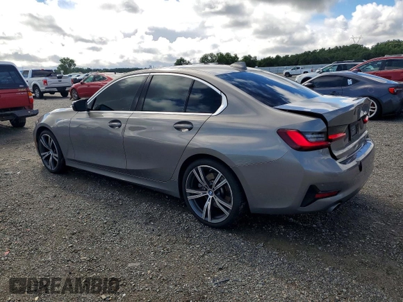 ✅ 2022 BMW 3 Series 330i • VIN: WBA5R1C02NFL78092 • Lot: 50666266. Wystawiony na Copart z przebiegiem 37 154 mil. Bezpłatny archiwum sprzedaży aukcyjnych z USA i szczegółowy raport historii pojazdu na DreamBid. Zdjęcie 2.