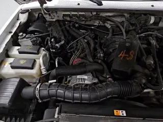 ✅ 2008 Ford Ranger XL • VIN: 1FTYR14U98PB00256 • Lot: 68561035. Wystawiony na Copart z przebiegiem 378 750 mil. Bezpłatny archiwum sprzedaży aukcyjnych z USA i szczegółowy raport historii pojazdu na DreamBid. Zdjęcie 14.