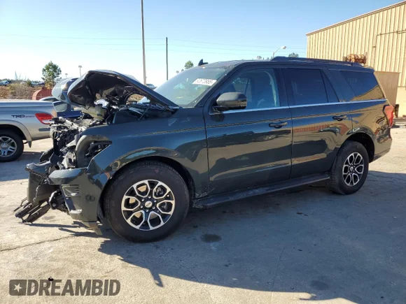 ✅ 2022 Ford Expedition XLT • VIN: 1FMJU1HTXNEA41173 • Лот: 92673955. Опубликован ранее на Copart с пробегом 73 550 миль. Бесплатный доступ к архиву аукционных продаж из США и подробный отчёт об истории автомобиля на DreamBid. Изображение 1.