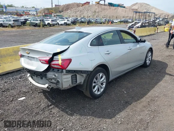 ✅ 2020 Chevrolet Malibu LT • VIN: 1G1ZD5ST5LF077778 • Lot: 43225965. Wystawiony na IAAI z przebiegiem 127 548 mil. Bezpłatny archiwum sprzedaży aukcyjnych z USA i szczegółowy raport historii pojazdu na DreamBid. Zdjęcie 4.