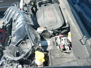 ✅ 2021 Jeep Renegade 80th Anniversary • VIN: ZACNJDBB7MPM53604 • Lot: 41909531. Wystawiony na IAAI z przebiegiem 44 668 mil. Bezpłatny archiwum sprzedaży aukcyjnych z USA i szczegółowy raport historii pojazdu na DreamBid. Zdjęcie 22.