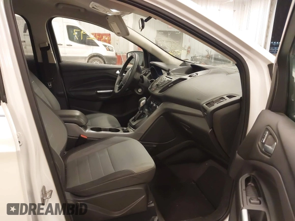 ✅ 2015 Ford Escape SE • VIN: 1FMCU0GX8FUC24022 • Lot: 43934297. Wystawiony na IAAI z przebiegiem 131 906 mil. Bezpłatny archiwum sprzedaży aukcyjnych z USA i szczegółowy raport historii pojazdu na DreamBid. Zdjęcie 5.