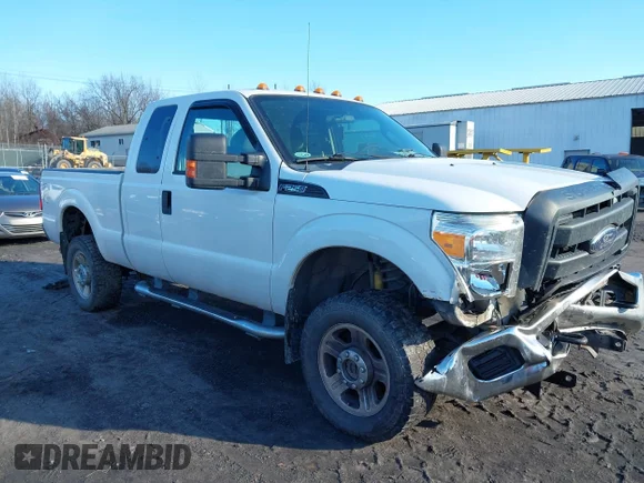 ✅ 2014 Ford F-250 XL • VIN: 1FT7X2B6XEEB57018 • Lot: 43954046. Wystawiony na IAAI z przebiegiem 218 451 mil. Bezpłatny archiwum sprzedaży aukcyjnych z USA i szczegółowy raport historii pojazdu na DreamBid. Zdjęcie 1.