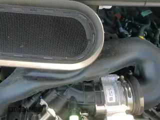 ✅ 2024 Ford Transit Cargo • VIN: 1FTBR1Y82RKB55357 • Lot: 87182735. Wystawiony na Copart z przebiegiem 6 292 mil. Bezpłatny archiwum sprzedaży aukcyjnych z USA i szczegółowy raport historii pojazdu na DreamBid. Zdjęcie 17.