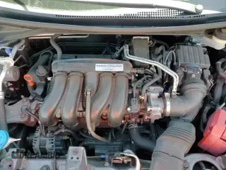 ✅ 2018 Honda Fit Sport • VIN: 3HGGK5H71JM700441 • Lot: 49150355. Wystawiony na Copart z przebiegiem 59 367 mil. Bezpłatny archiwum sprzedaży aukcyjnych z USA i szczegółowy raport historii pojazdu na DreamBid. Zdjęcie 14.