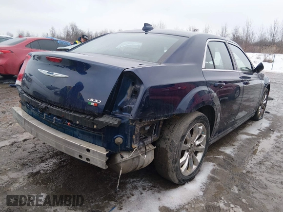 ✅ 2016 Chrysler 300 Anniversary Edition • VIN: 2C3CCARG1GH217061 • Lot: 44507553. Wystawiony na IAAI z przebiegiem 97 078 mil. Bezpłatny archiwum sprzedaży aukcyjnych z USA i szczegółowy raport historii pojazdu na DreamBid. Zdjęcie 4.
