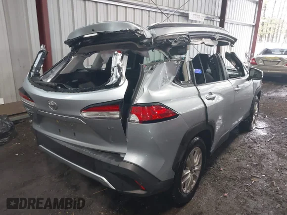 ✅ 2024 Toyota Corolla Cross LE • VIN: 7MUCAAAG2RV073401 • Lot: 44440231. Wystawiony na IAAI z przebiegiem 43 205 mil. Bezpłatny archiwum sprzedaży aukcyjnych z USA i szczegółowy raport historii pojazdu na DreamBid. Zdjęcie 4.
