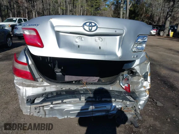 ✅ 2009 Toyota Camry LE • VIN: 4T1BE46K79U381924 • Lot: 43934683. Wystawiony na IAAI z przebiegiem 206 444 mil. Bezpłatny archiwum sprzedaży aukcyjnych z USA i szczegółowy raport historii pojazdu na DreamBid. Zdjęcie 6.