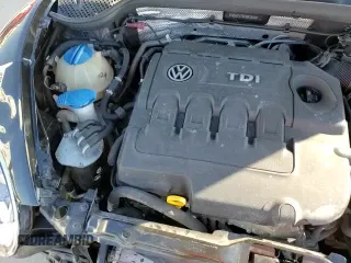 ✅ 2015 Volkswagen Beetle • VIN: 3VW5A7AT4FM813008 • Lot: 87399474. Wystawiony na Copart z przebiegiem 111 829 mil. Bezpłatny archiwum sprzedaży aukcyjnych z USA i szczegółowy raport historii pojazdu na DreamBid. Zdjęcie 13.