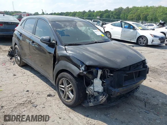 ✅ 2021 Hyundai Kona SE • VIN: KM8K12AA3MU636124 • Lot: 44907913. Wystawiony na IAAI z przebiegiem 165 149 mil. Bezpłatny archiwum sprzedaży aukcyjnych z USA i szczegółowy raport historii pojazdu na DreamBid. Zdjęcie 1.