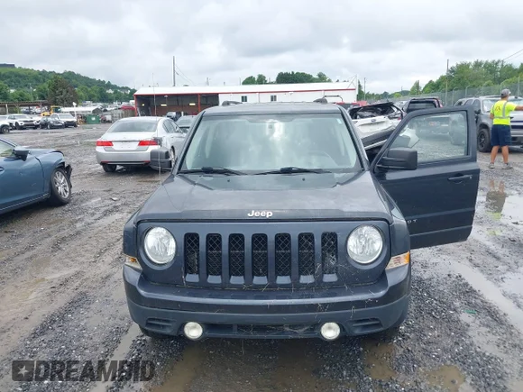 ✅ 2015 Jeep Patriot Sport • VIN: 1C4NJRBB8FD316561 • Lot: 45605207. Listed on IAAI with 131,981 mi. Free auction sales archive from the USA and detailed vehicle history report at DreamBid. Image 6.