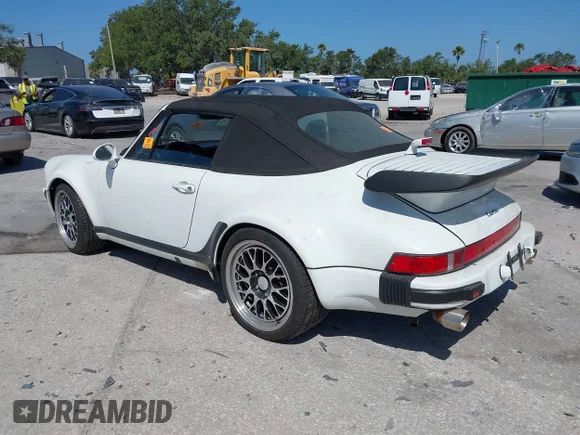 ✅ 1985 Porsche 911 • VIN: WP0ZZZ91ZFS151210 • Лот: 42178110. Опубліковано раніше на IAAI з пробігом 44 417 миль. Безкоштовний доступ до архіву аукціонних продажів зі США та докладний звіт про історію автомобіля на DreamBid. Зображення 3.