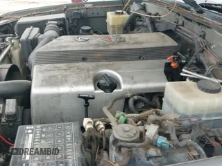 ✅ 2000 Lexus LX 470 • VIN: JT6HT00W1Y0099431 • Lot: 43038783. Wystawiony na IAAI z przebiegiem 274 401 mil. Bezpłatny archiwum sprzedaży aukcyjnych z USA i szczegółowy raport historii pojazdu na DreamBid. Zdjęcie 17.