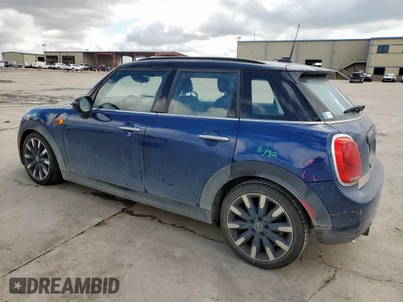 ✅ 2016 MINI Hardtop 4 Door • VIN: WMWXU1C51G2D57816 • Лот: 62648455. Опубліковано раніше на Copart з пробігом 60 276 миль. Безкоштовний доступ до архіву аукціонних продажів зі США та докладний звіт про історію автомобіля на DreamBid. Зображення 2.