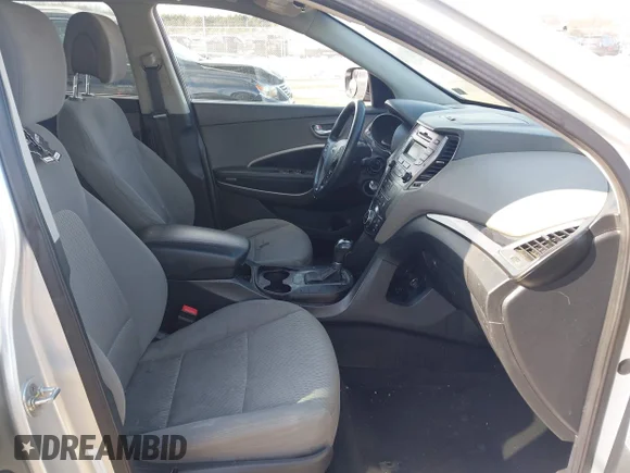 ✅ 2016 Hyundai Santa Fe • VIN: 5XYZTDLBXGG360674 • Lot: 44314132. Wystawiony na IAAI z przebiegiem 242 629 mil. Bezpłatny archiwum sprzedaży aukcyjnych z USA i szczegółowy raport historii pojazdu na DreamBid. Zdjęcie 5.