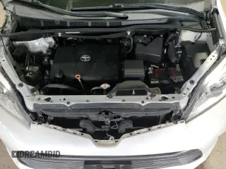 ✅ 2019 Toyota Sienna XLE • VIN: 5TDDZ3DC2KS210712 • Lot: 71699945. Wystawiony na Copart z przebiegiem 89 755 mil. Bezpłatny archiwum sprzedaży aukcyjnych z USA i szczegółowy raport historii pojazdu na DreamBid. Zdjęcie 14.