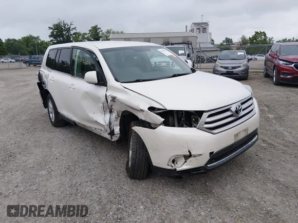 ✅ 2013 Toyota Highlander Plus • VIN: 5TDZK3EH0DS102807 • Lot: 45323774. Listed on IAAI with 147,209 mi. Free auction sales archive from the USA and detailed vehicle history report at DreamBid. Image 1.
