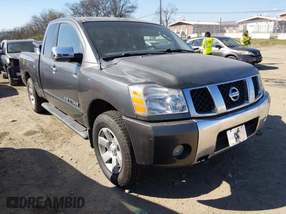 ✅ 2005 Nissan Titan LE • VIN: 1N6BA06A95N521084 • Лот: 44512712. Опубліковано раніше на IAAI з пробігом Не вказано. Безкоштовний доступ до архіву аукціонних продажів зі США та докладний звіт про історію автомобіля на DreamBid. Зображення 1.
