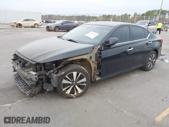 ✅ 2019 Nissan Altima SL • VIN: 1N4BL4EV8KC193968 • Lot: 44519643. Wystawiony na IAAI z przebiegiem 104 848 mil. Bezpłatny archiwum sprzedaży aukcyjnych z USA i szczegółowy raport historii pojazdu na DreamBid. Zdjęcie 2.