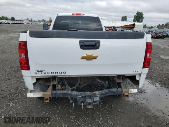 ✅ 2013 Chevrolet Silverado 2500HD LTZ • VIN: 1GC2KYC83DZ288696 • Lot: 72953984. Wystawiony na Copart z przebiegiem 199 870 mil. Bezpłatny archiwum sprzedaży aukcyjnych z USA i szczegółowy raport historii pojazdu na DreamBid. Zdjęcie 6.
