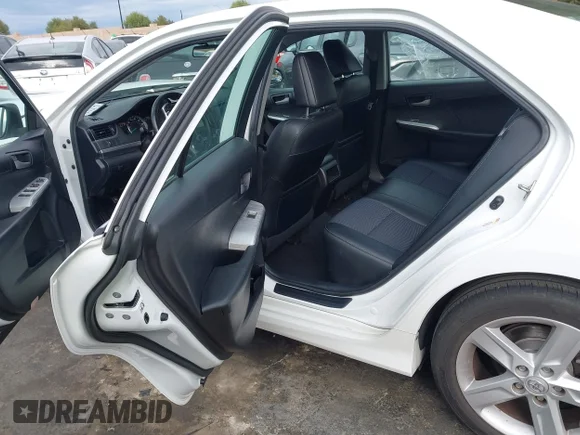 ✅ 2014 Toyota Camry SE Sport • VIN: 4T1BF1FK3EU395194 • Lot: 44025166. Wystawiony na IAAI z przebiegiem 177 858 mil. Bezpłatny archiwum sprzedaży aukcyjnych z USA i szczegółowy raport historii pojazdu na DreamBid. Zdjęcie 8.