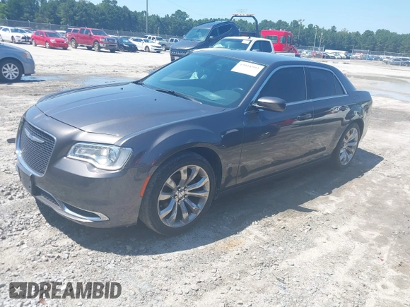 ✅ 2019 Chrysler 300 Touring • VIN: 2C3CCAAG3KH542511 • Lot: 43018992. Wystawiony na IAAI z przebiegiem 37 668 mil. Bezpłatny archiwum sprzedaży aukcyjnych z USA i szczegółowy raport historii pojazdu na DreamBid. Zdjęcie 2.