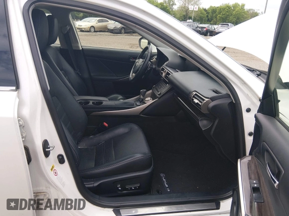 ✅ 2015 Lexus IS 250 • VIN: JTHCF1D24F5020999 • Lot: 45192637. Wystawiony na IAAI z przebiegiem 106 181 mil. Bezpłatny archiwum sprzedaży aukcyjnych z USA i szczegółowy raport historii pojazdu na DreamBid. Zdjęcie 5.